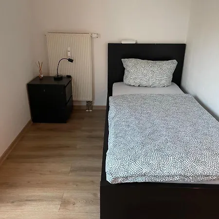 Ferienwohnung Mit 2 Zimmer, Kueche, Bad, In Саарбрюккен Экстерьер фото