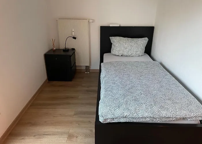 Ferienwohnung Mit 2 Zimmer, Kueche, Bad, In Saarbruecken